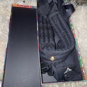 Artipoppe black carrier like new